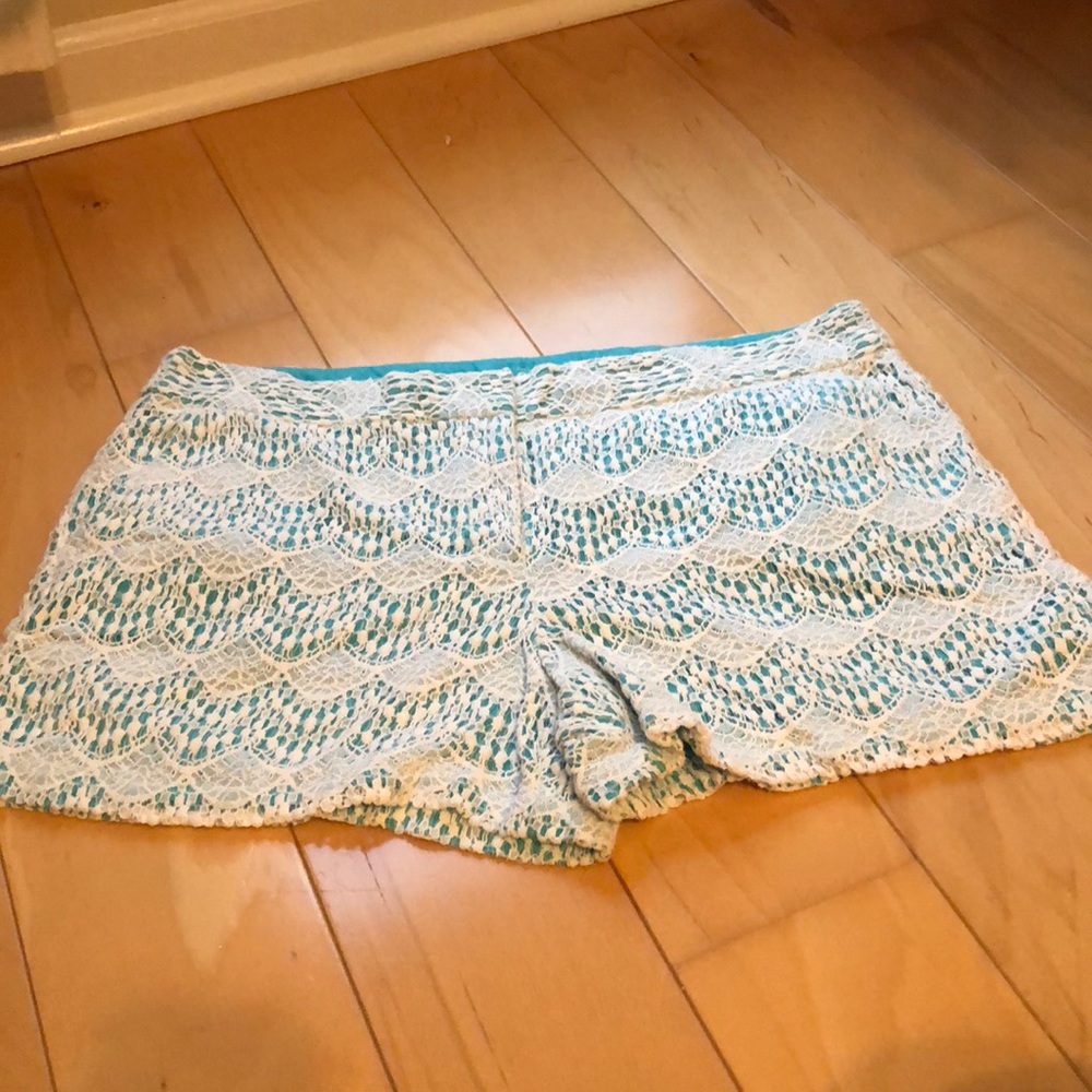 Loft 4” Lace shorts